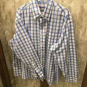 IZOD light weight poplin shirt
